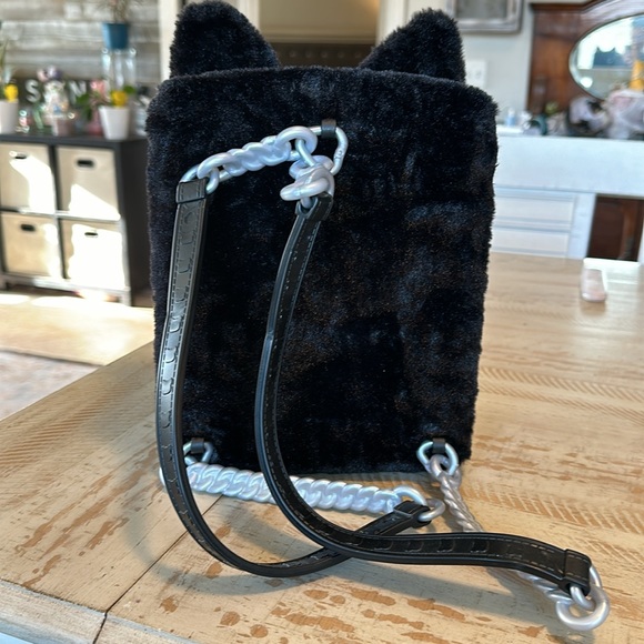 Na Na Na Surprise TUESDAY MEOW Backpack Bedroom Black Fur Cat Playset Purple - Picture 2 of 12